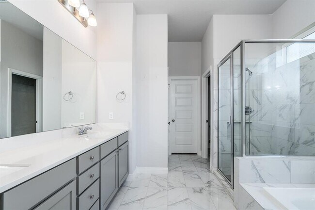 Building Photo - 25803 Rippey Gln Dr