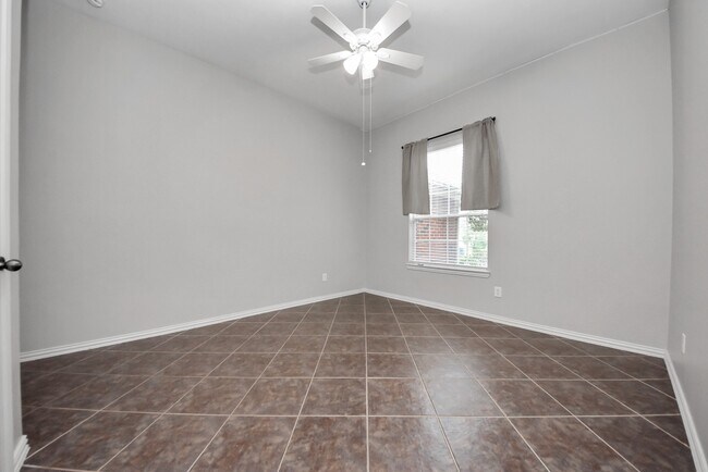 Building Photo - 18403 Sierra Falls Ct