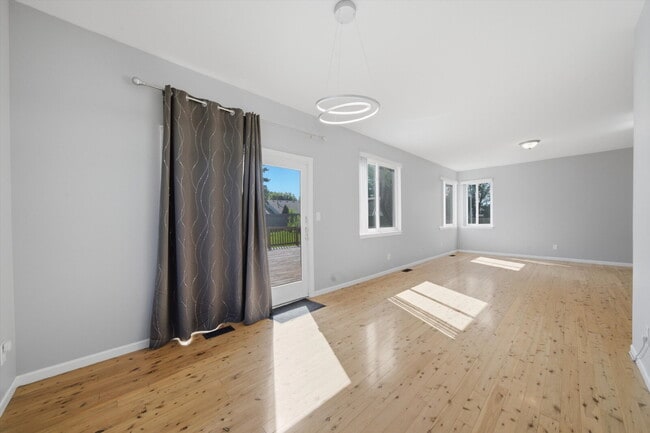 Building Photo - Updated Two-Story with Granite Kitchen, Deck, and Fully Fenced Yard