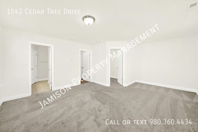 Building Photo - 1542 Cedar Tree Dr