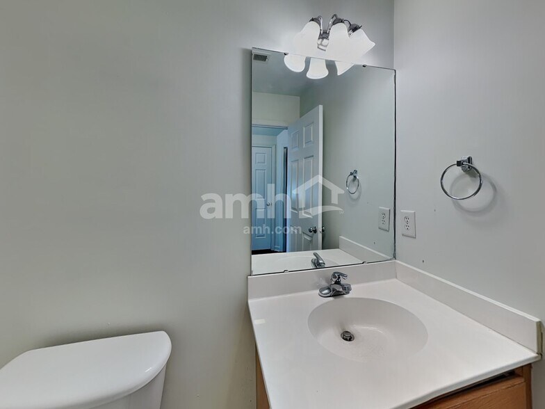 Building Photo - 905 Alba Rose Ln