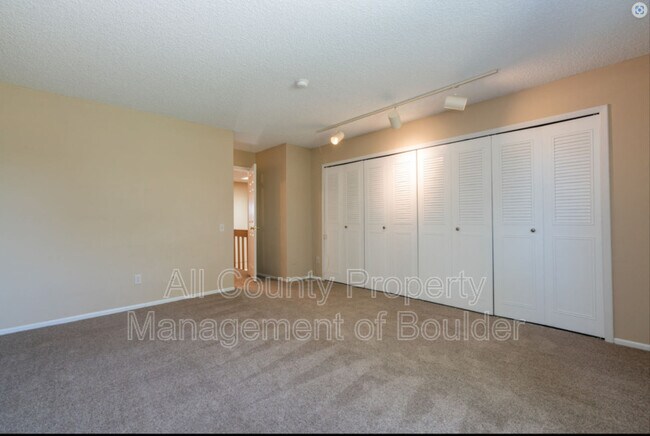 Building Photo - 50 Benthaven Pl