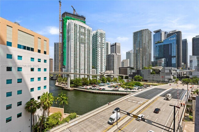 Building Photo - 350 S Miami Ave
