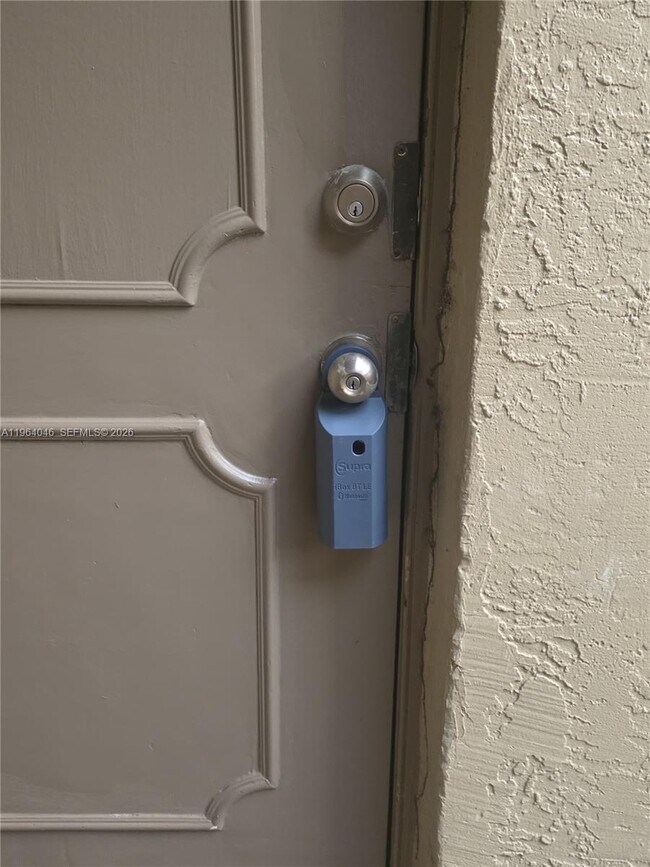 Building Photo - 11101 Royal Palm Blvd