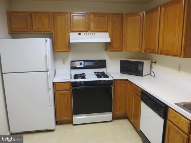 Building Photo - 1024 Gardenview Loop
