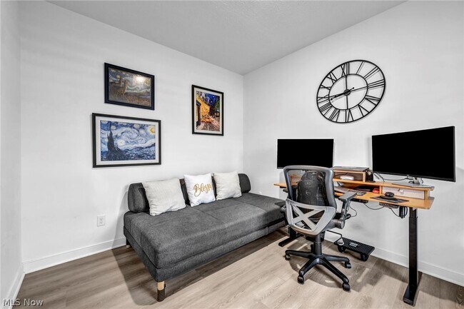 Building Photo - 704 Maple Hollow Ct