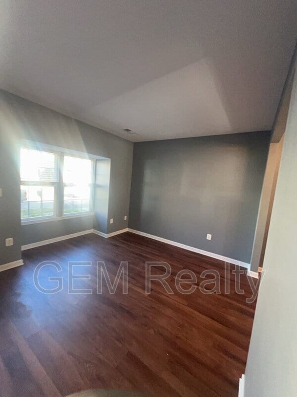 Building Photo - 7120 Azalea Dr