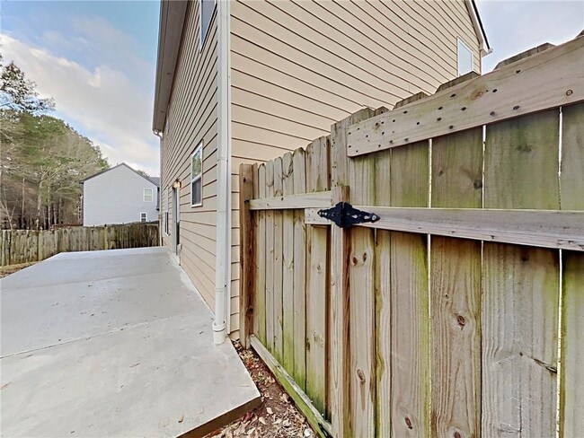 Building Photo - 365 Laurelton Cir