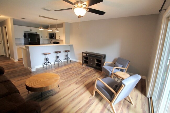 Building Photo - 1348 Hunters Rd
