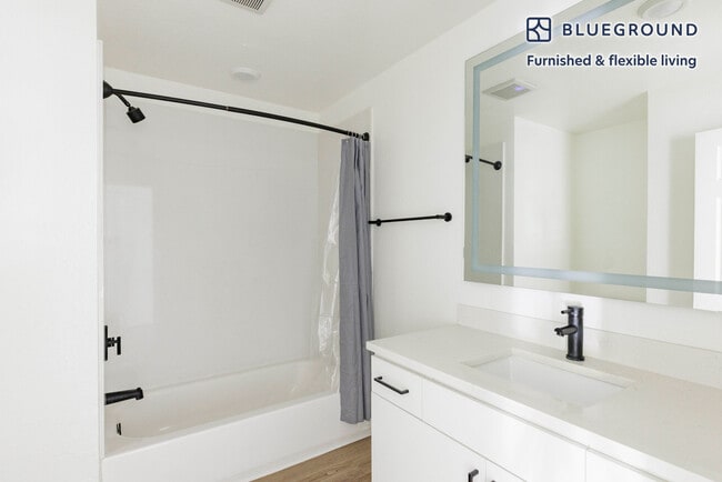 Building Photo - 20200 Lucille Ave