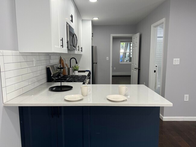 Building Photo - 58 Astor Pl