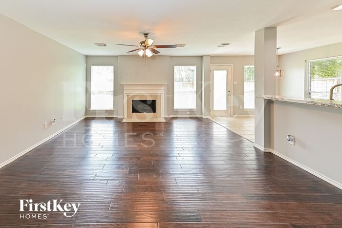 Building Photo - 18402 Wolf Creek Tr