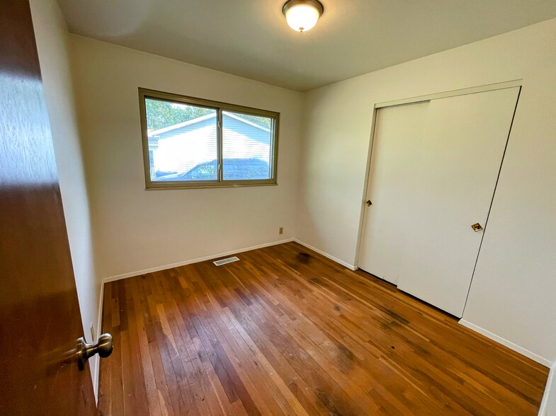 Building Photo - 2701 Wintergreen Dr