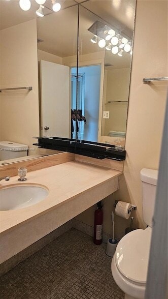 Building Photo - 1980 S Ocean Dr