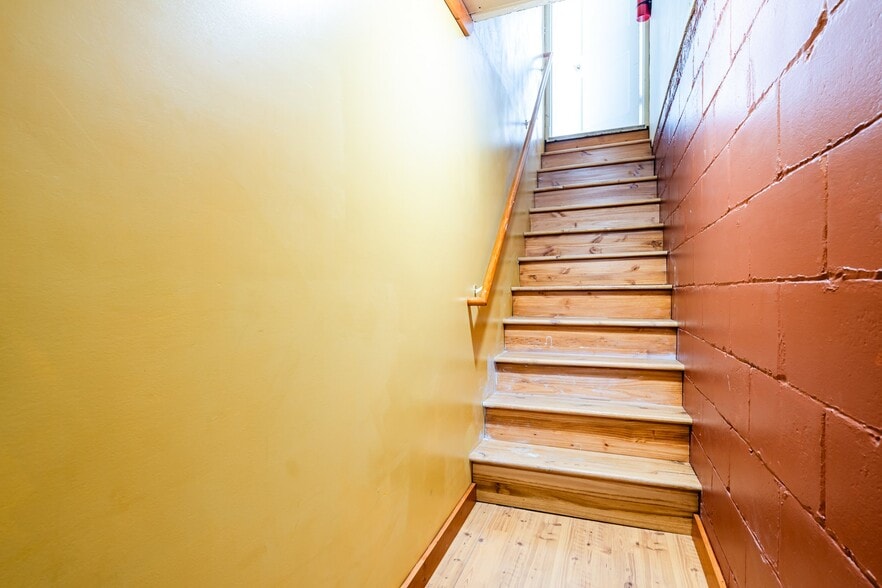 Building Photo - 511 Donna Dr