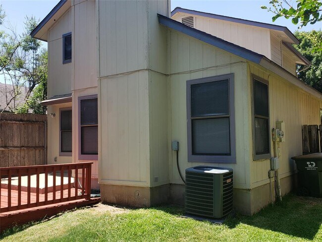 Building Photo - 12913 Steeple-Chase Dr