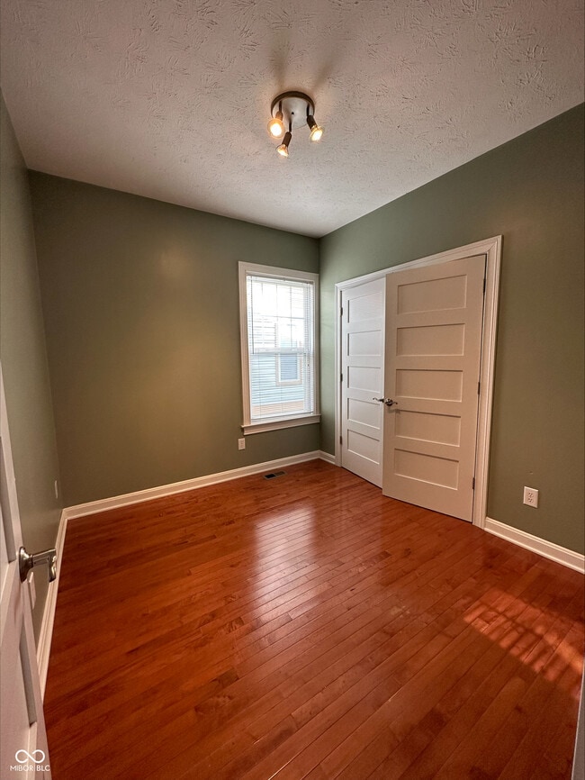 Building Photo - 1720 Yandes St