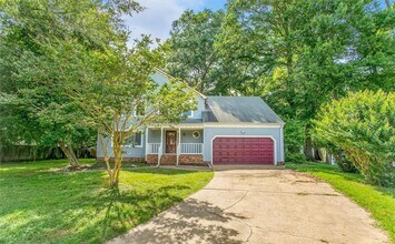 Building Photo - Large Home in Michael's Woods