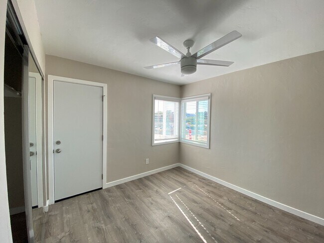 Building Photo - 5266-5268 Tipton St