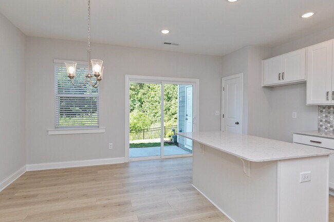 Building Photo - 341 Old Grove Ln