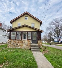 Building Photo - 2044 18th St SW