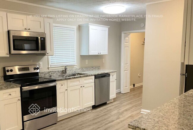 Building Photo - 7110 Carolyn Cir