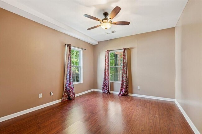 Building Photo - 410 After Glow Smt