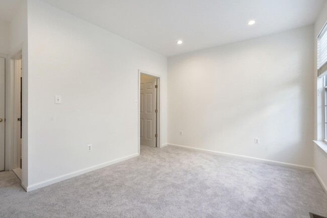 Building Photo - 2651 Park Tower Dr