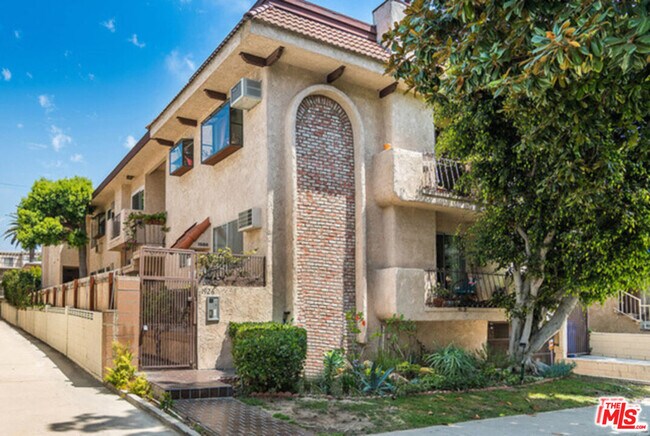Primary Photo - 1926 Glendon Ave