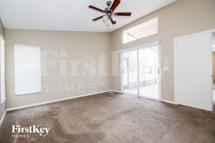 Building Photo - 1830 Lakepoint Dr