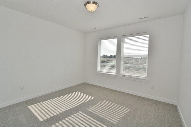 Building Photo - Modern townhouse in a Cozy Community. 50% ...