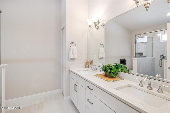 Building Photo - 53 Wilmette Ave