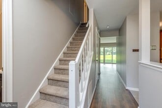 Building Photo - 6204 Red Haven Dr