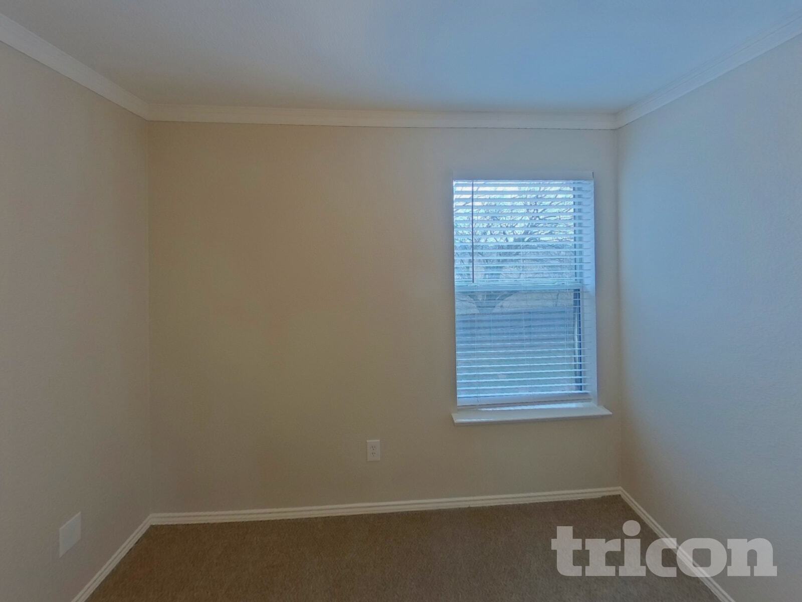 Building Photo - 1300 Pine Ln