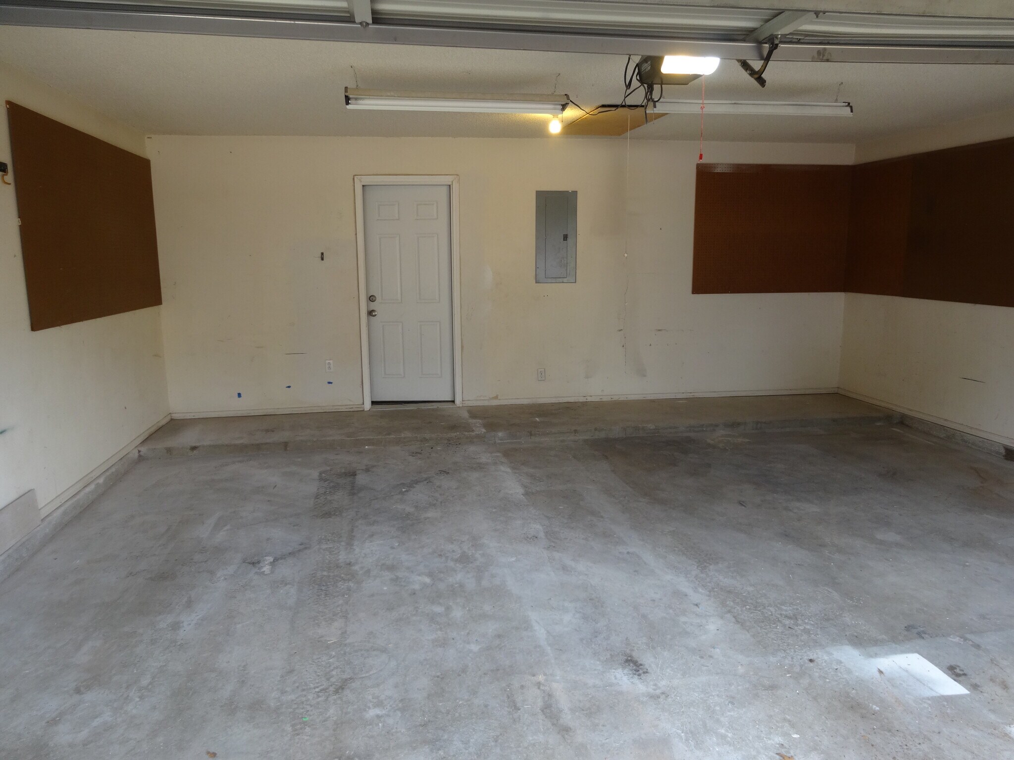 2 Car Garage - 4406 Parkhurst Dr