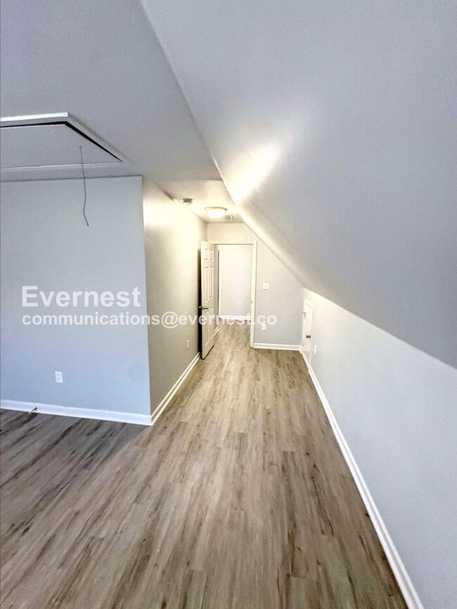 Building Photo - 2001 Chicago Ave NW