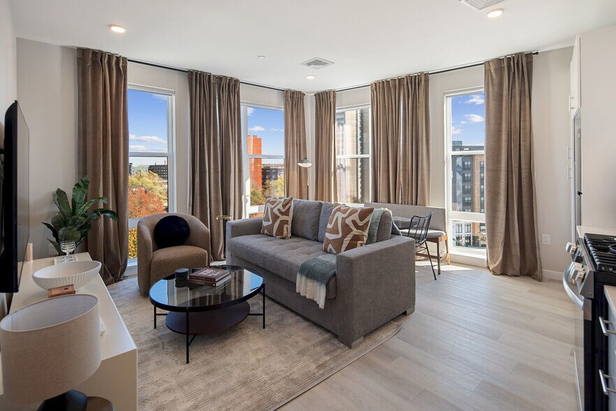 Building Photo - 188 Lafayette St