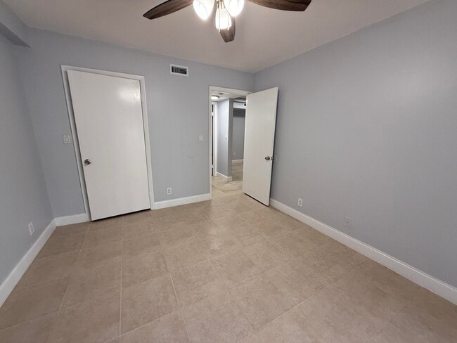 Building Photo - 5760 Rock Island Rd