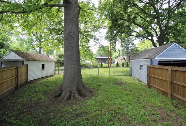 Building Photo - 3 Bedroom 1.5 Bath Home In The Waldo Area