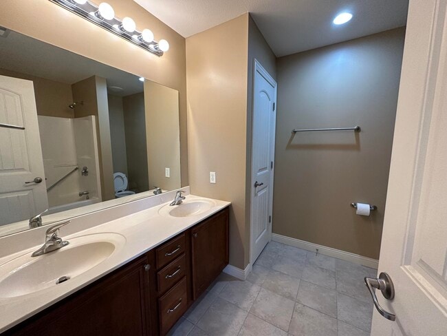 Building Photo - 11 St Augustine Dr