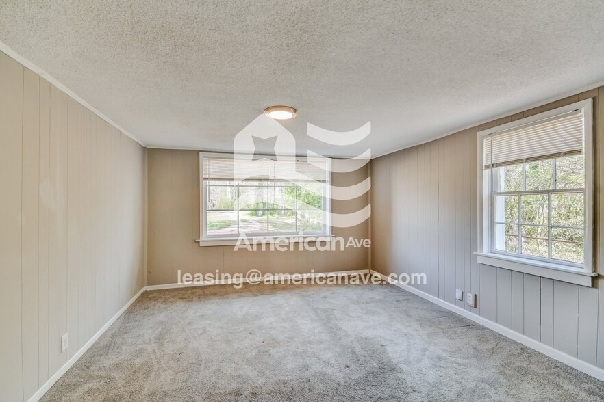 Building Photo - 413 Roebuck Dr