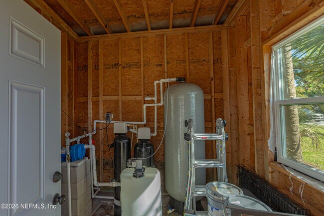 Building Photo - 5631 Heckscher Dr