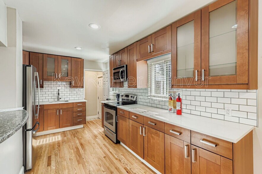 Building Photo - 4350 E Utah Pl