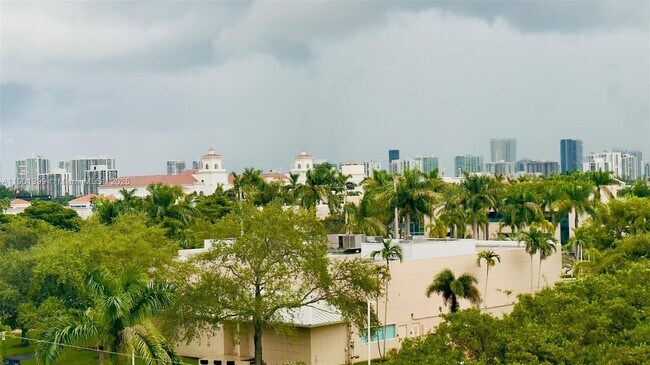 Building Photo - 329 SE 3rd St