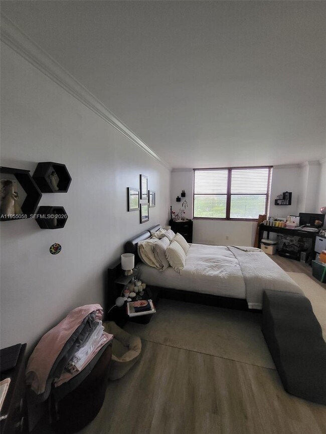 Building Photo - 18151 NE 31st Ct