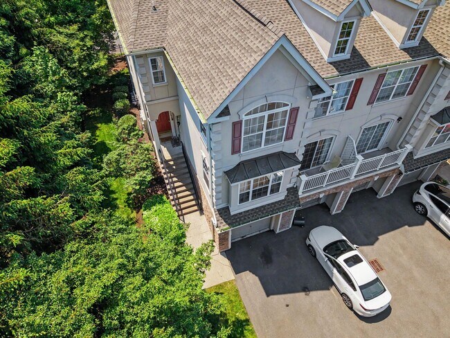 Building Photo - 180 Blue Heron Dr