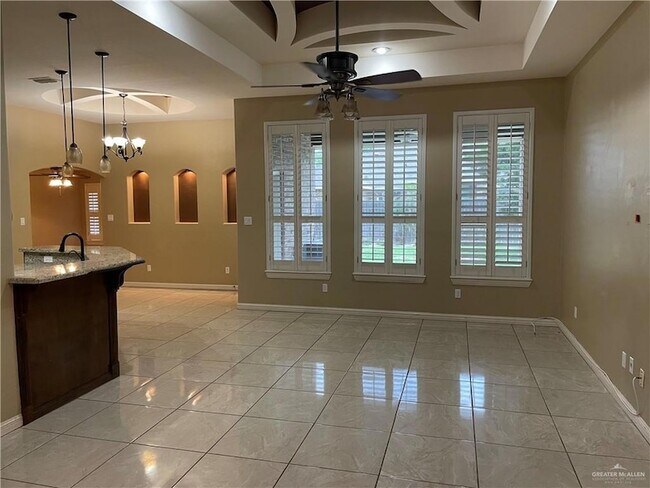 Building Photo - 2112 Kilgore Ave