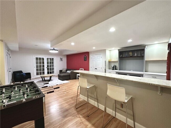 Building Photo - 3232 Brookview Rd