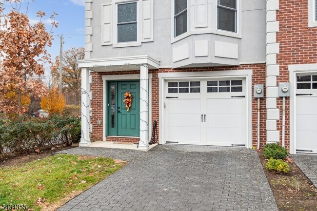 Building Photo - 25 Stonybrook Cir