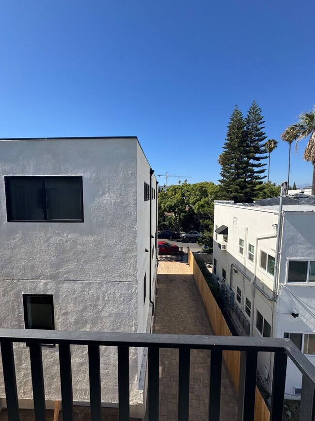 Building Photo - 5506 Barton Ave